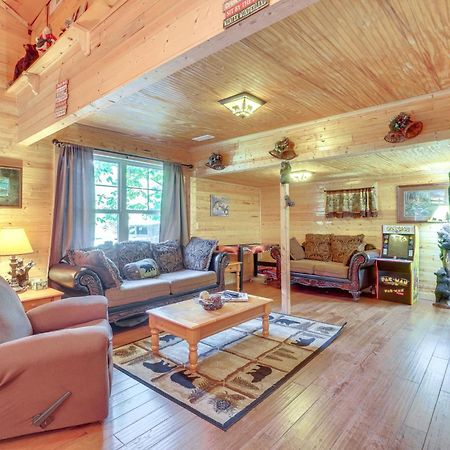 Just Fur Relaxin Sevierville Cabin With Hot Tub! Kültér fotó