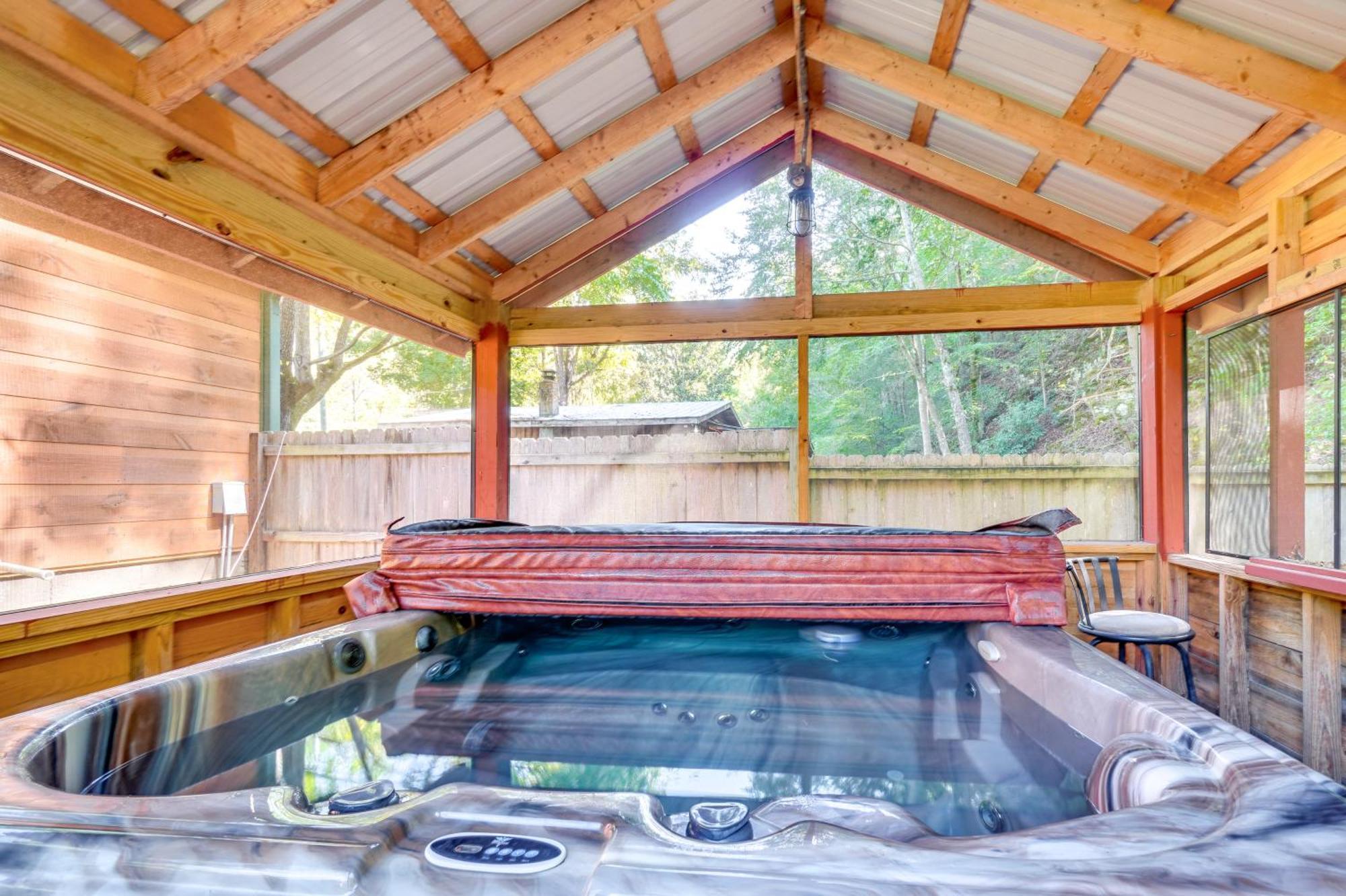Just Fur Relaxin Sevierville Cabin With Hot Tub! Kültér fotó