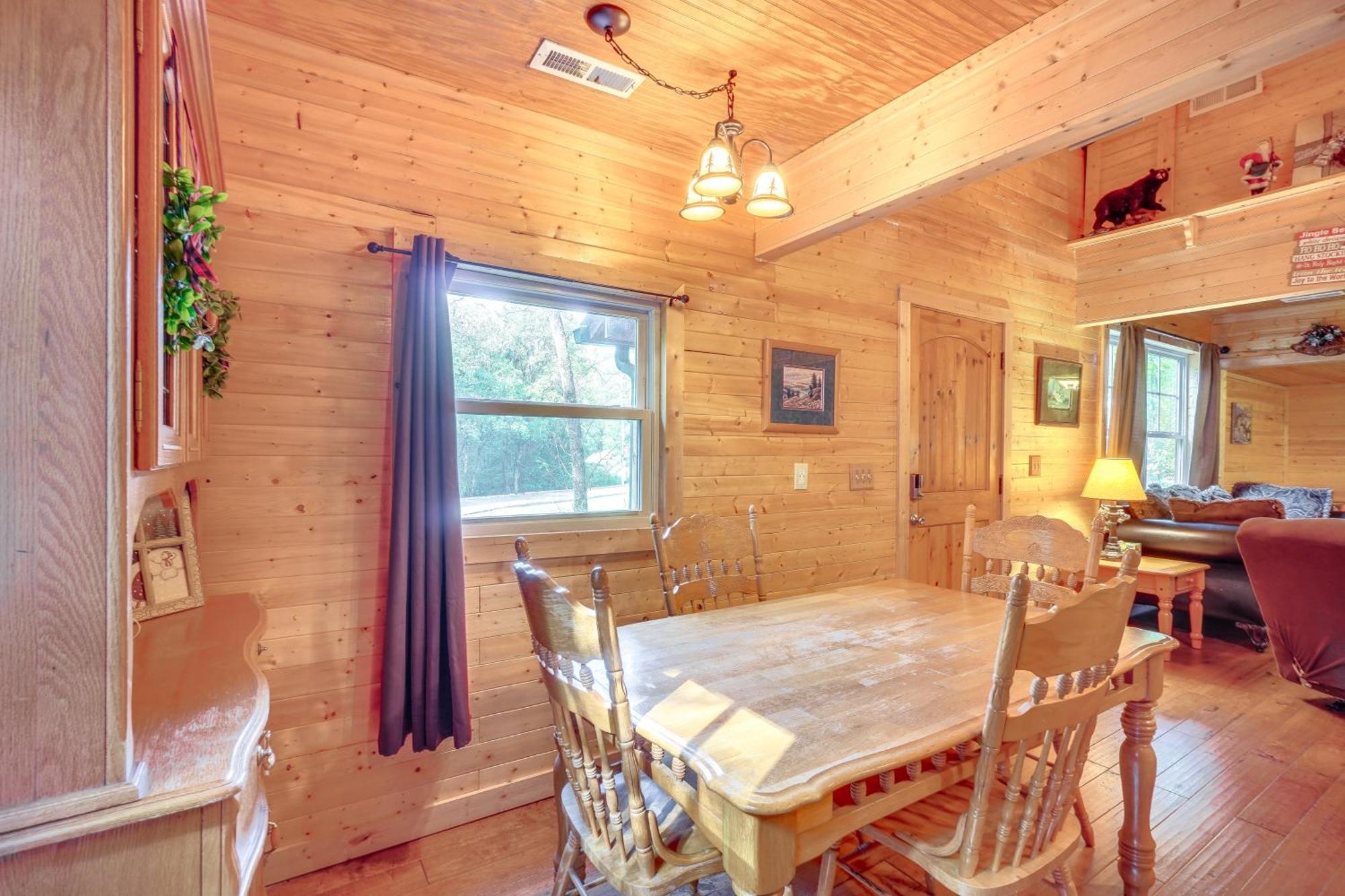 Just Fur Relaxin Sevierville Cabin With Hot Tub! Kültér fotó
