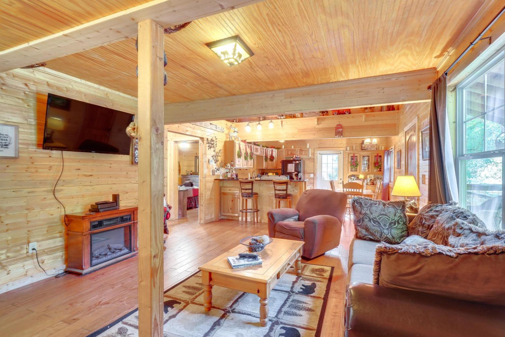 Just Fur Relaxin Sevierville Cabin With Hot Tub! Kültér fotó